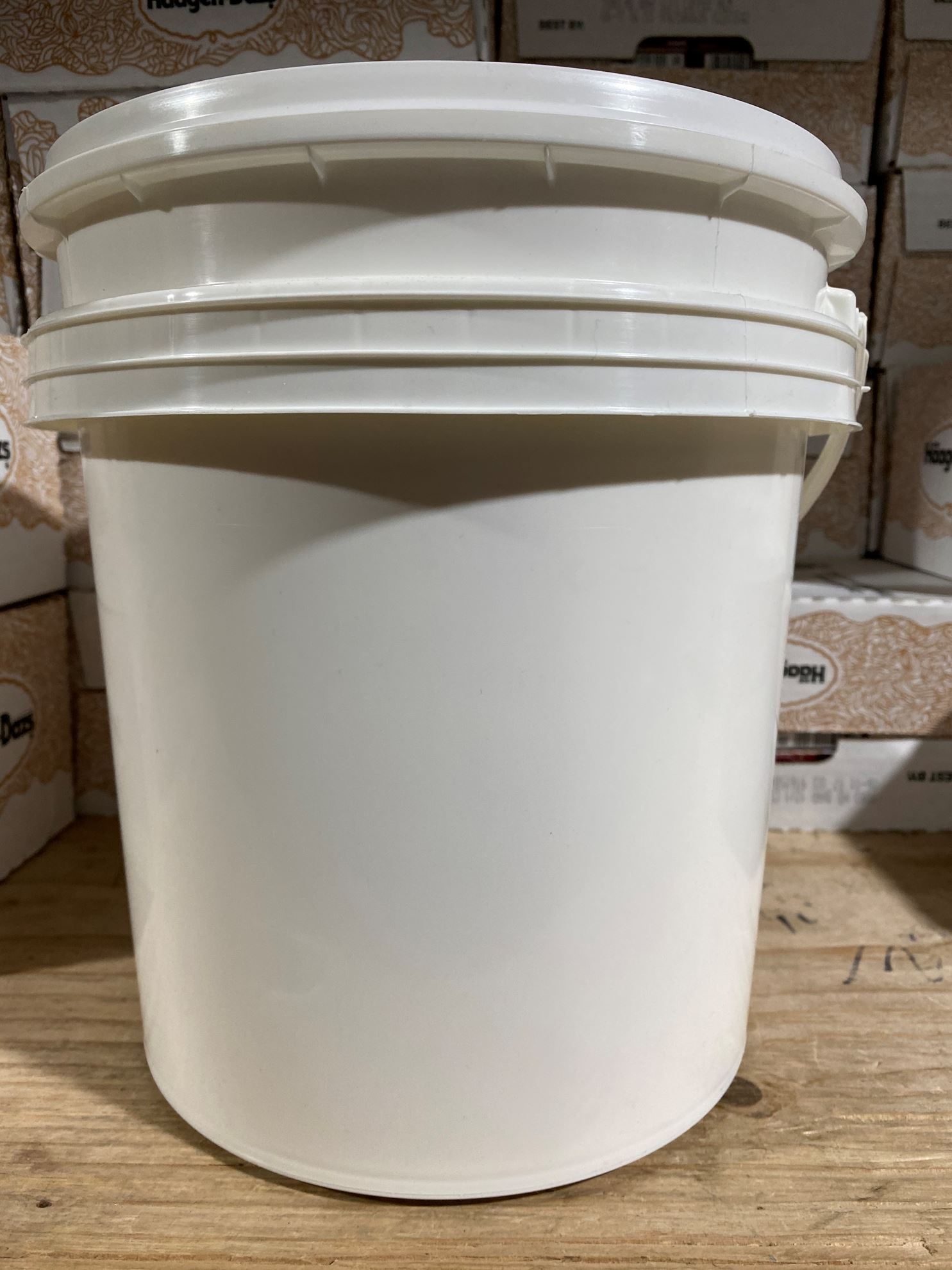 Picture of LIDS FOR 3 GAL TUBS - 250 CT